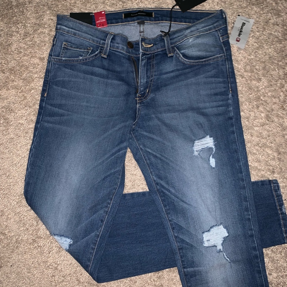 Buckle Exclusive Jeans sz 28